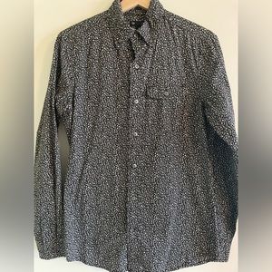 GAP black and white floral button down L/S